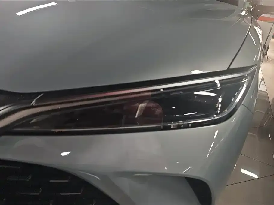 BYD L DM-i — фото 4