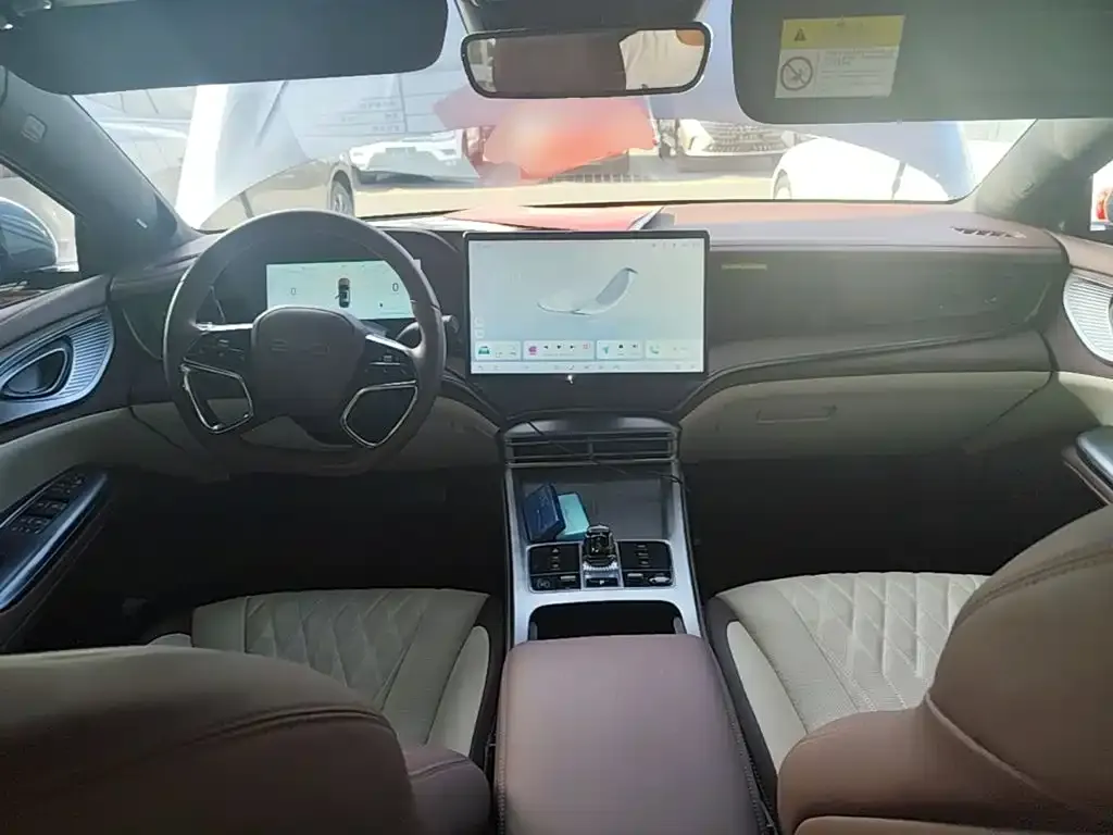 BYD Seal — фото 8