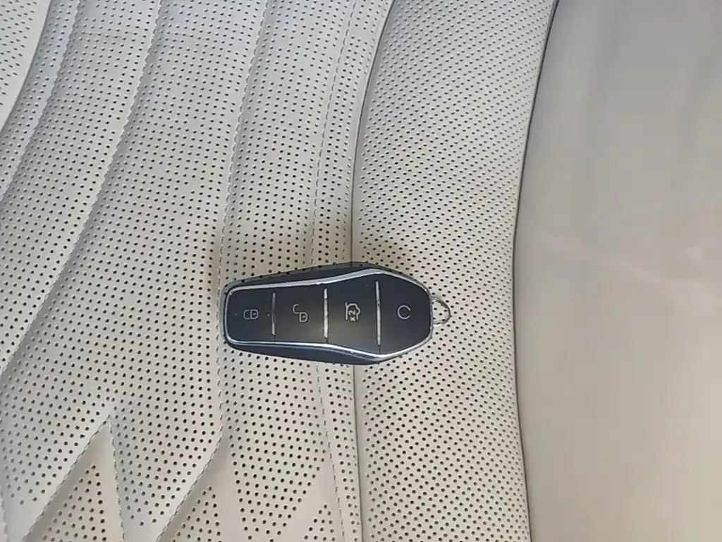 BYD Seal — фото 9