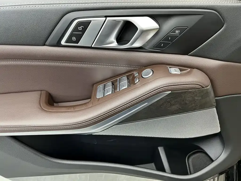 BMW X5 — фото 10