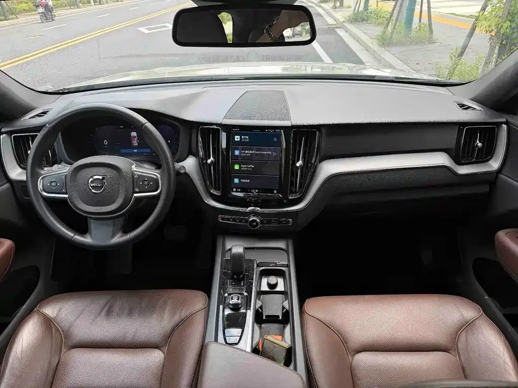 Volvo XC60 — фото 4