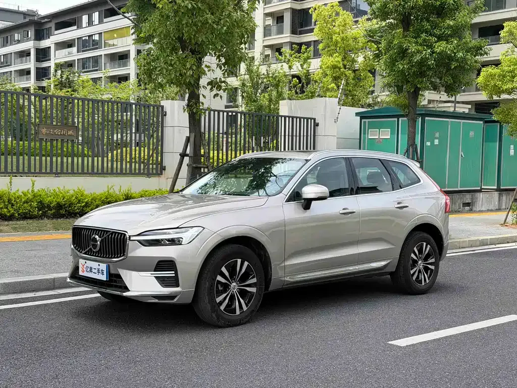 Volvo XC60 — фото 10