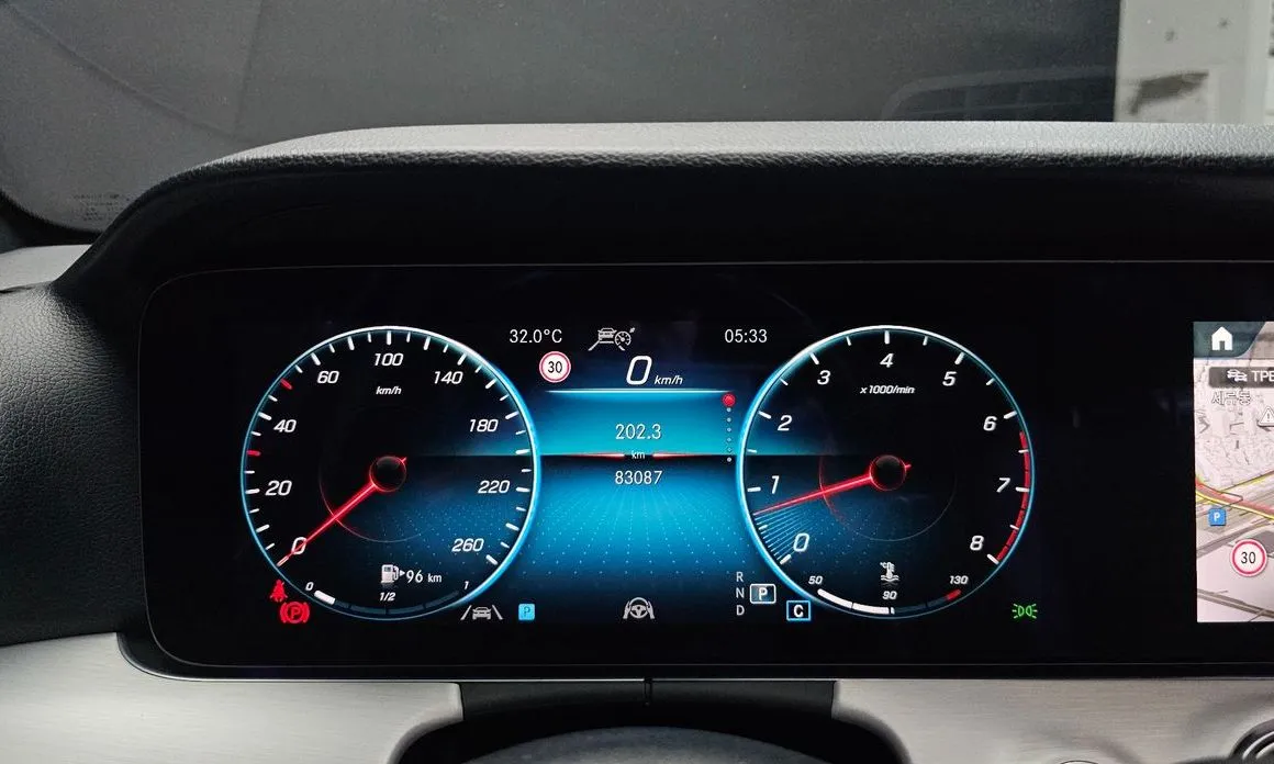 Mercedes-Benz E-Class 2021 из KR, фото 6