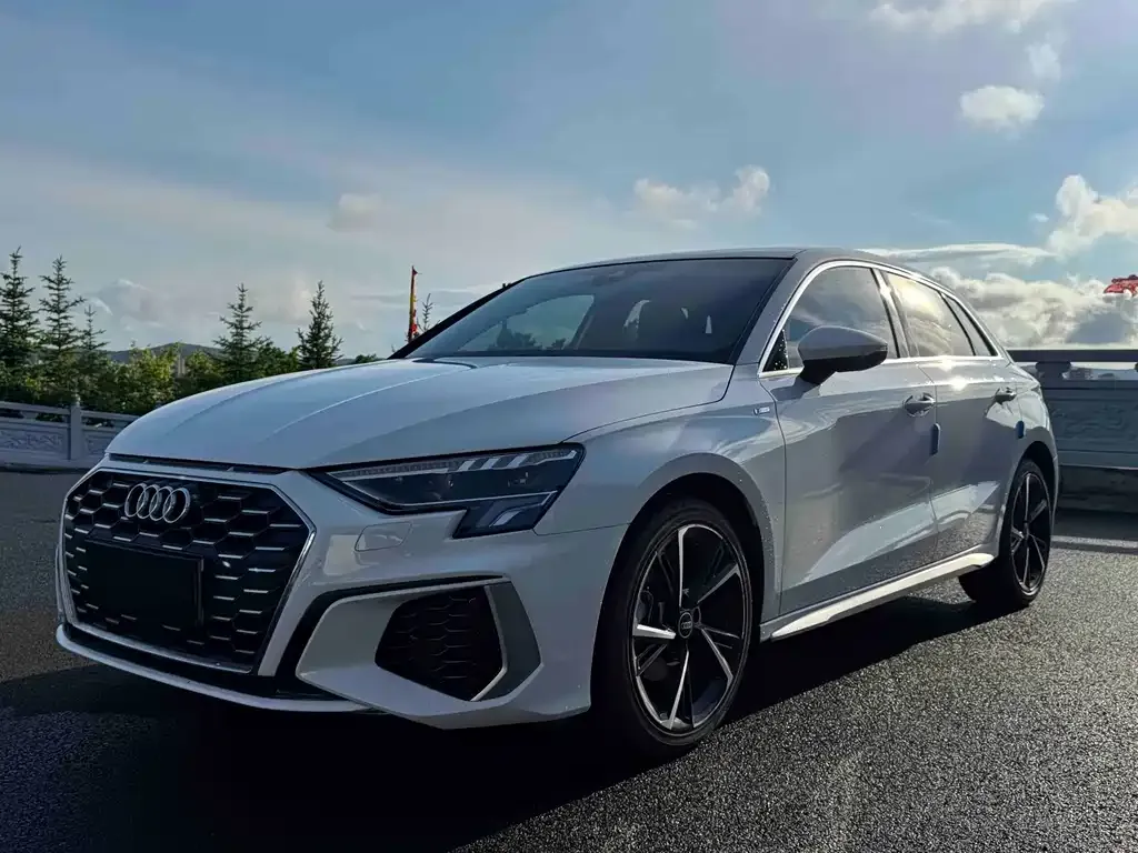 Audi A3 — фото 1