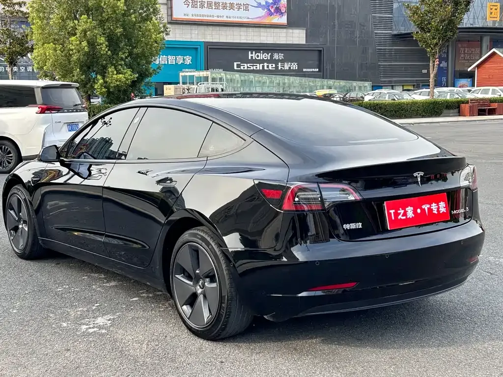 Tesla Model 3 — фото 7