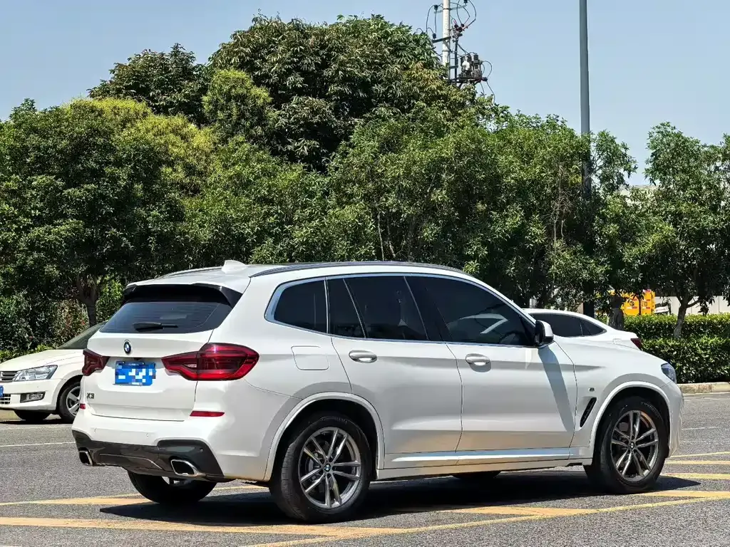 BMW X3 — фото 8