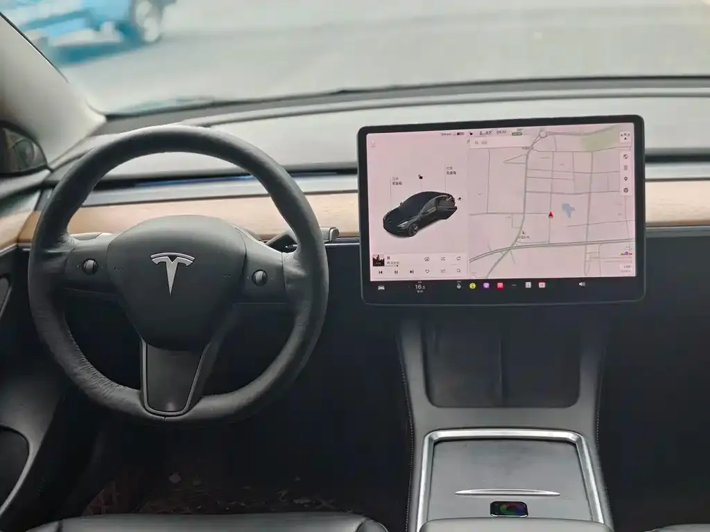 Tesla Model 3 — фото 2