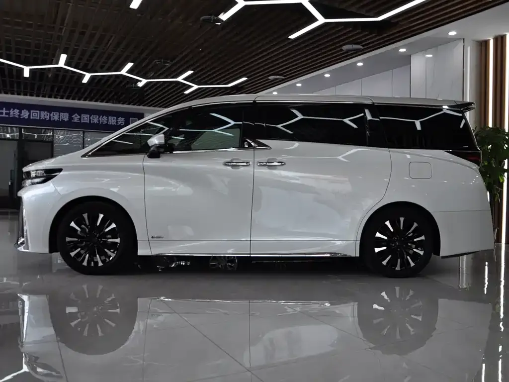 Toyota Vellfire — фото 5