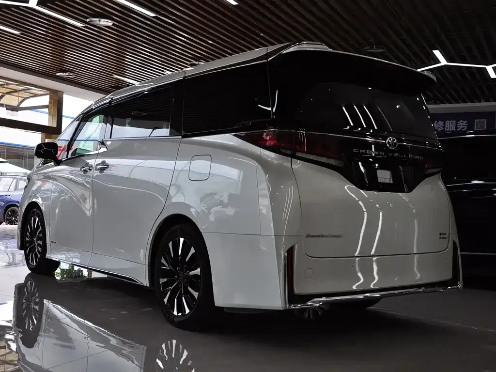 Toyota Vellfire — фото 10