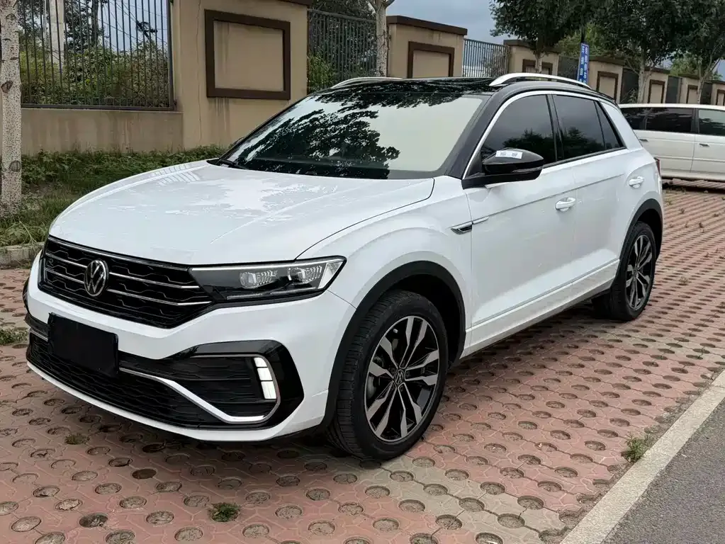 Volkswagen T-Roc — фото 1