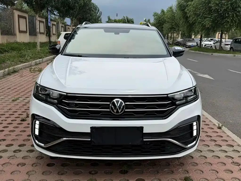 Volkswagen T-Roc — фото 6
