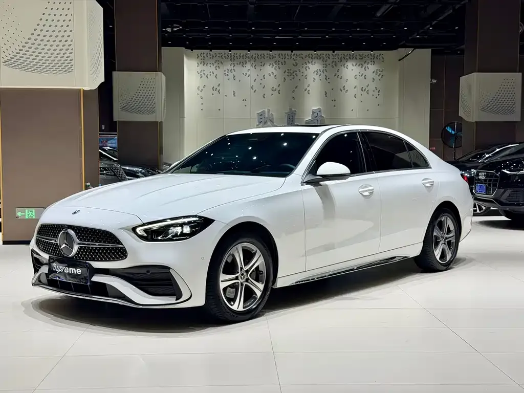 Mercedes-Benz C-Class — фото 1