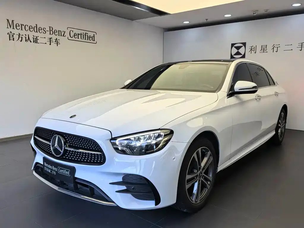 Mercedes-Benz E-Class — фото 1