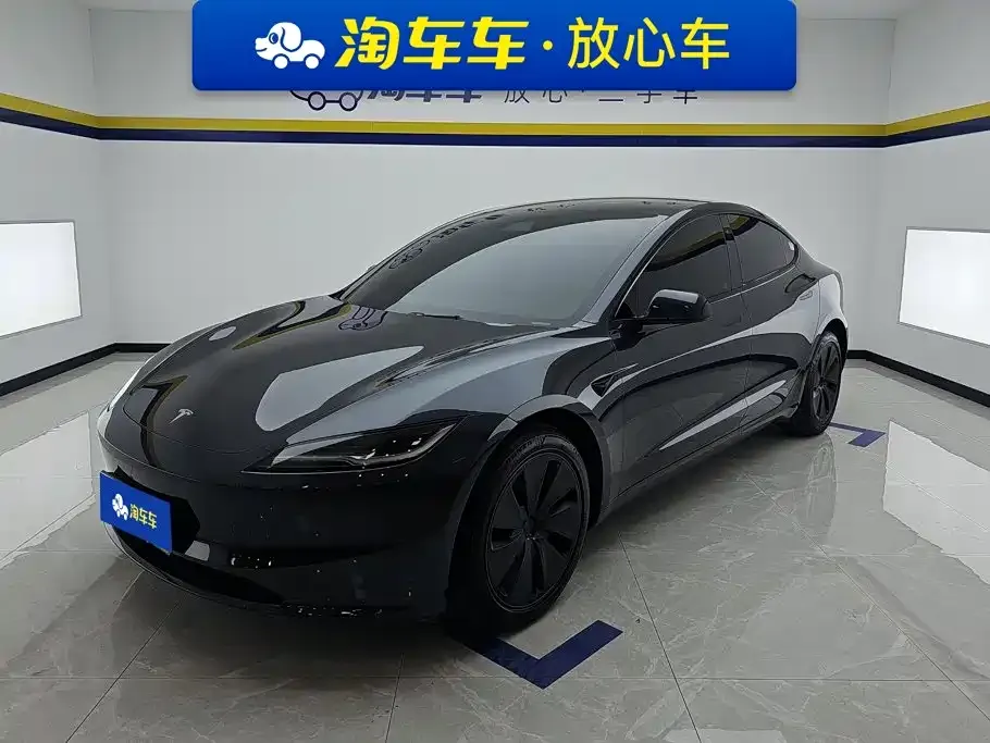Tesla Model 3 — фото 1