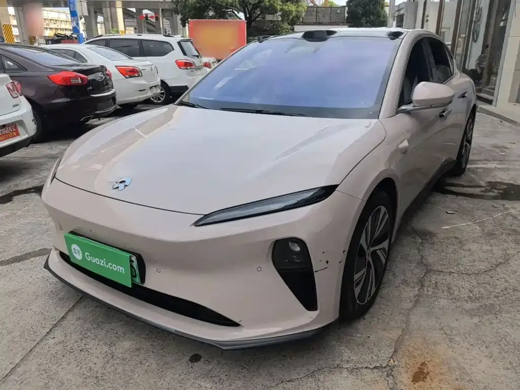 NIO ET5