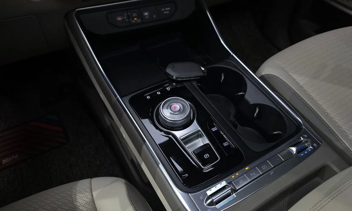 Kia Carnival 2024 из KR, фото 2