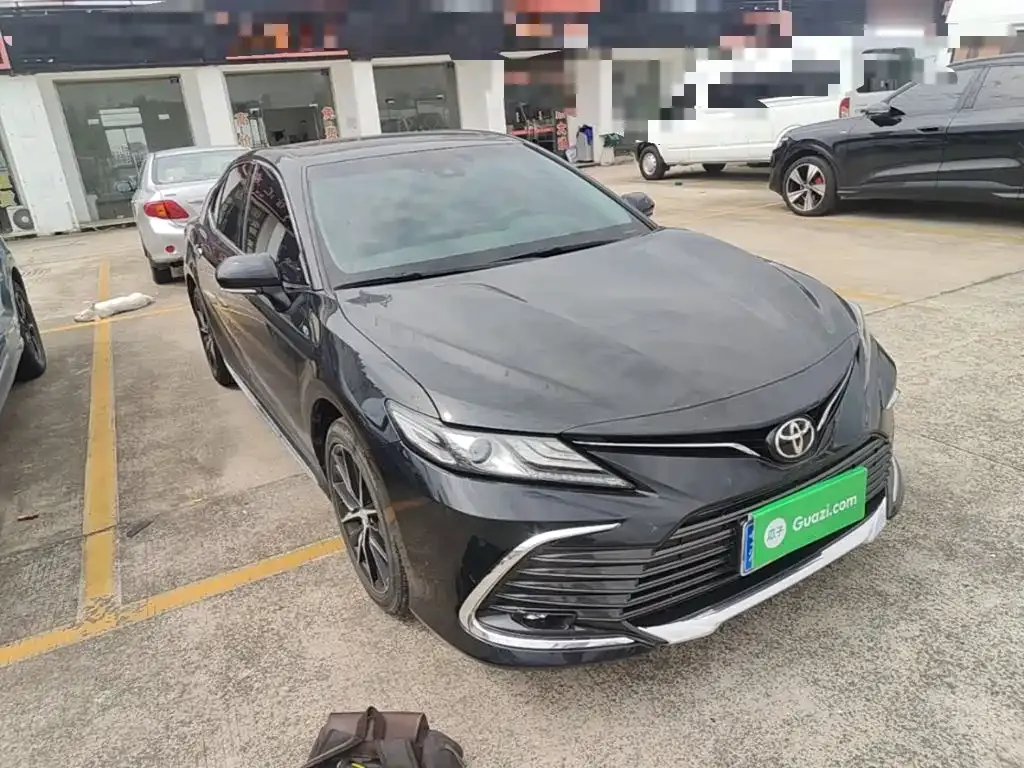 Toyota Camry — фото 8