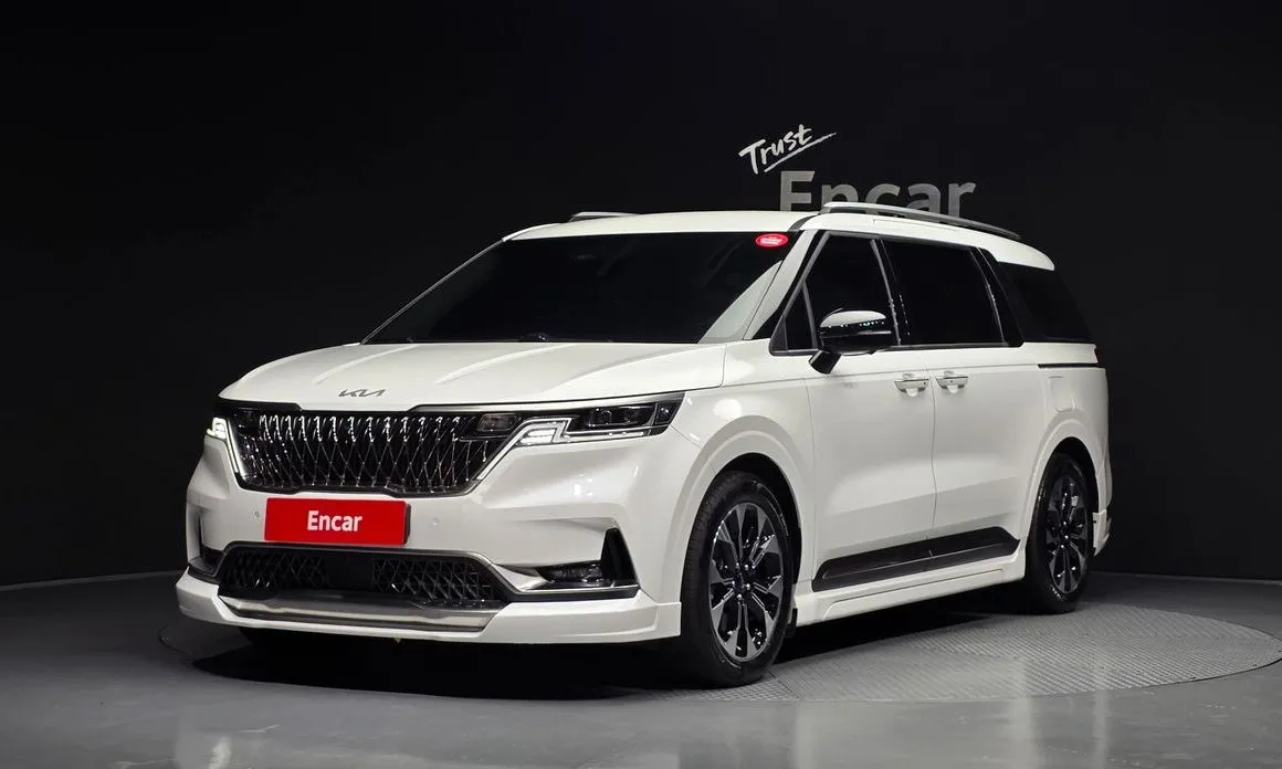 Kia Carnival — фото 1