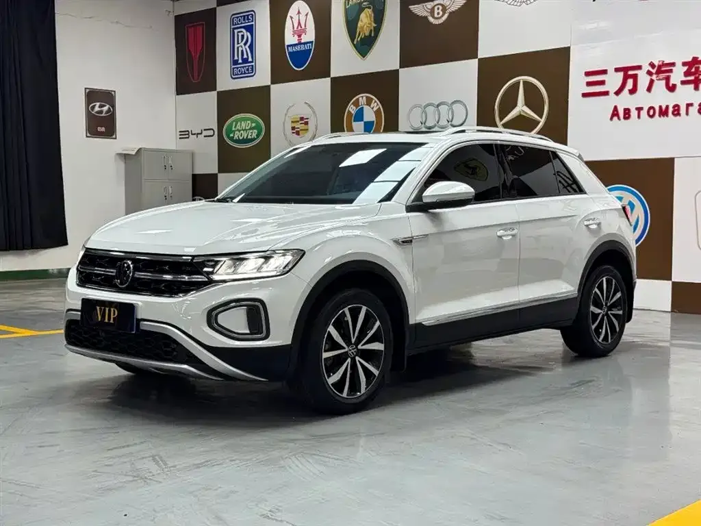Volkswagen T-Roc — фото 1