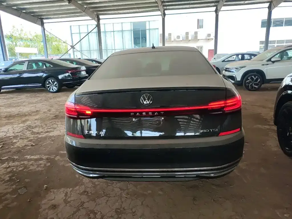 Volkswagen Passat — фото 5