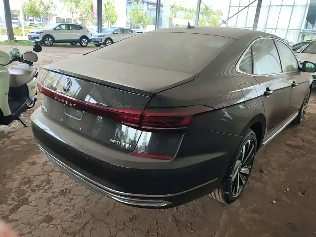 Volkswagen Passat — фото 7