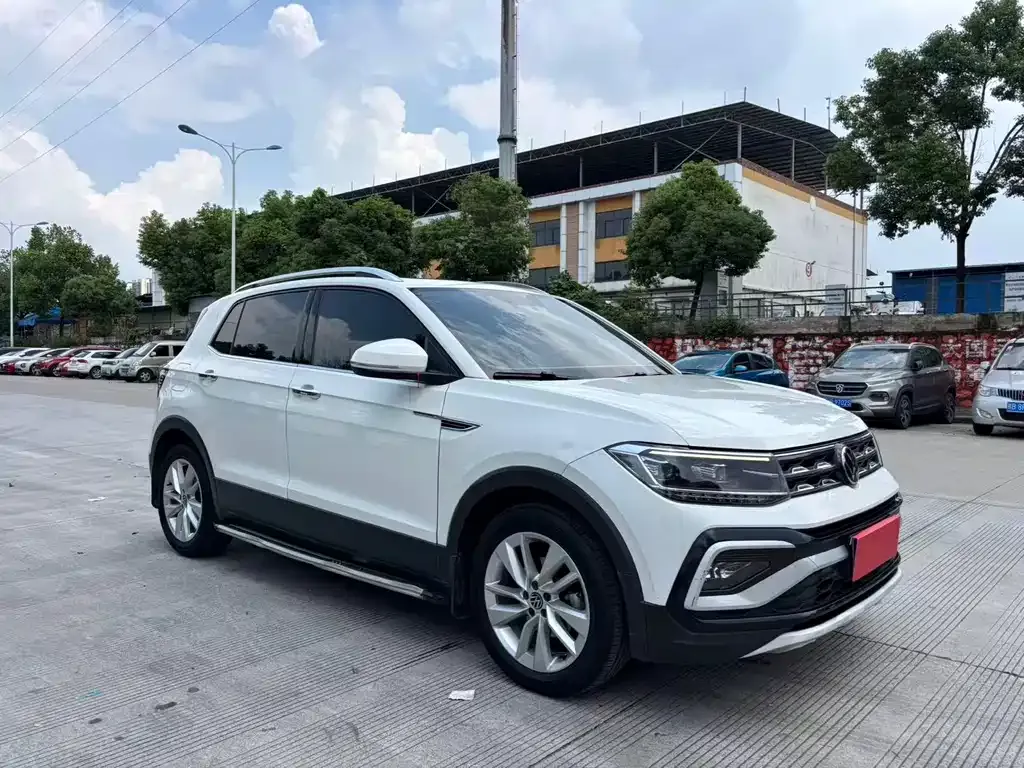 Volkswagen T-Cross — фото 1