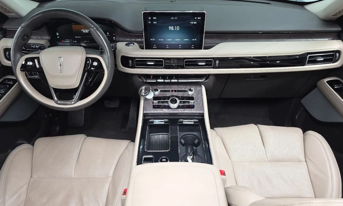 Lincoln Aviator — фото 7