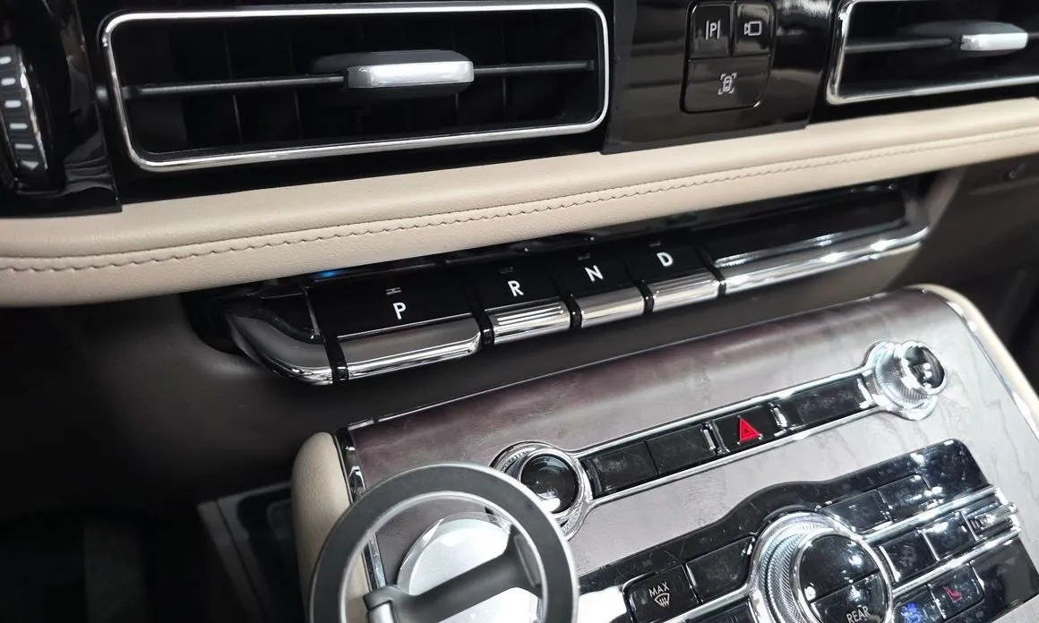 Lincoln Aviator — фото 10