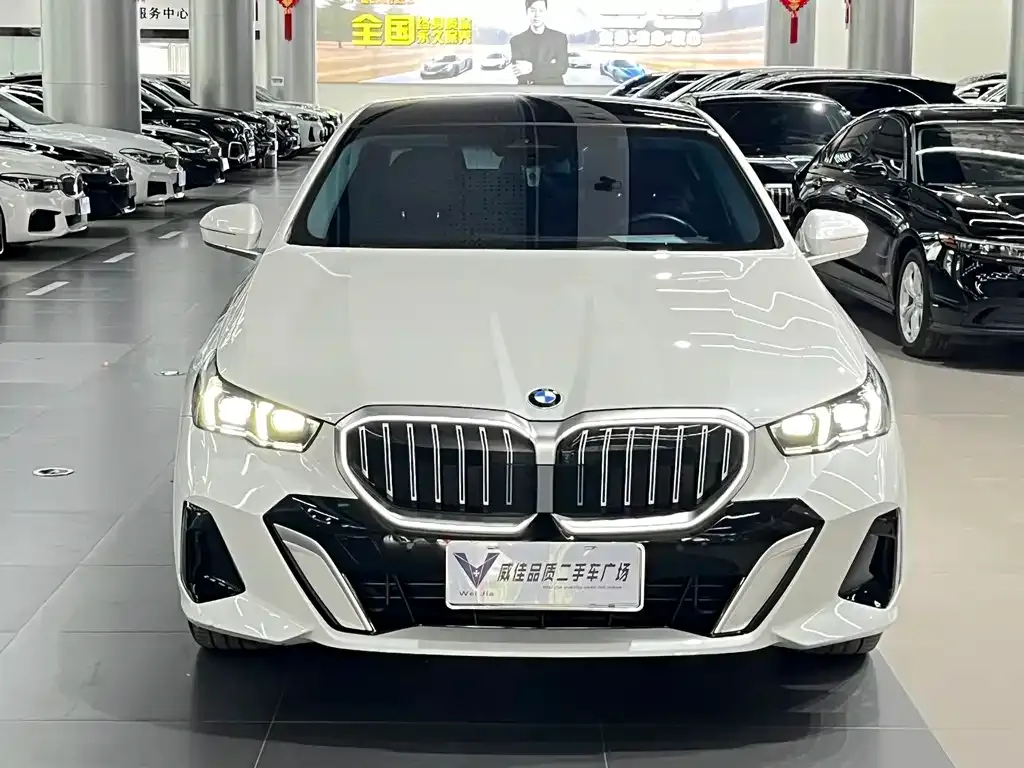 BMW 5 Series — фото 2