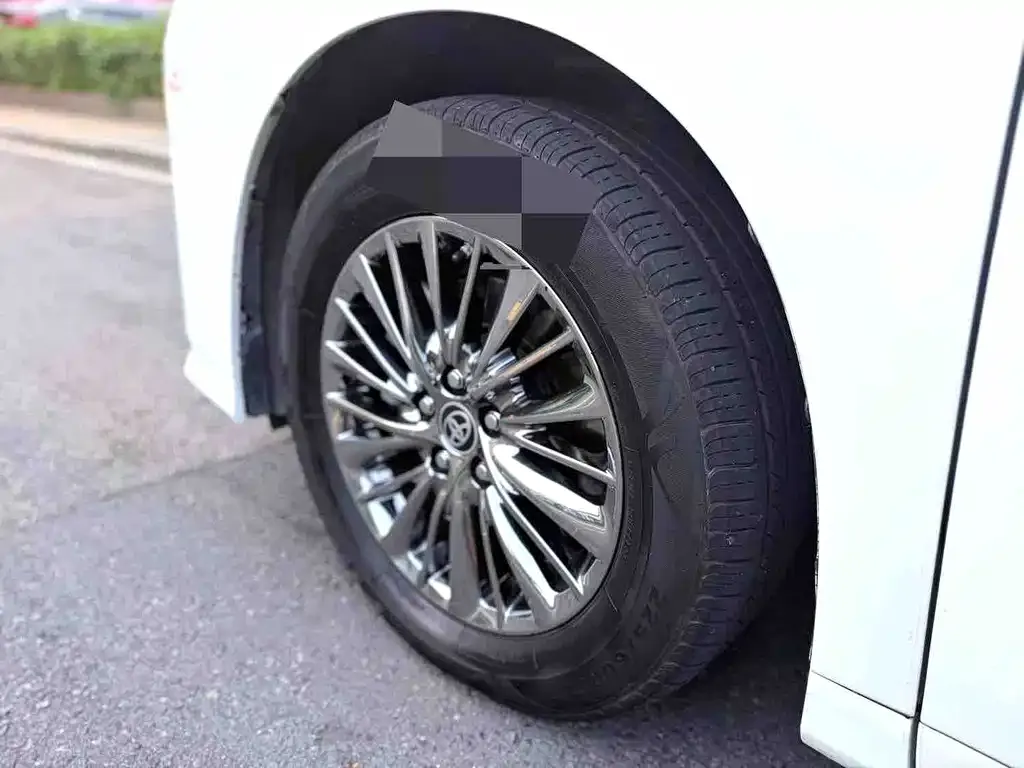 Toyota Alphard — фото 4