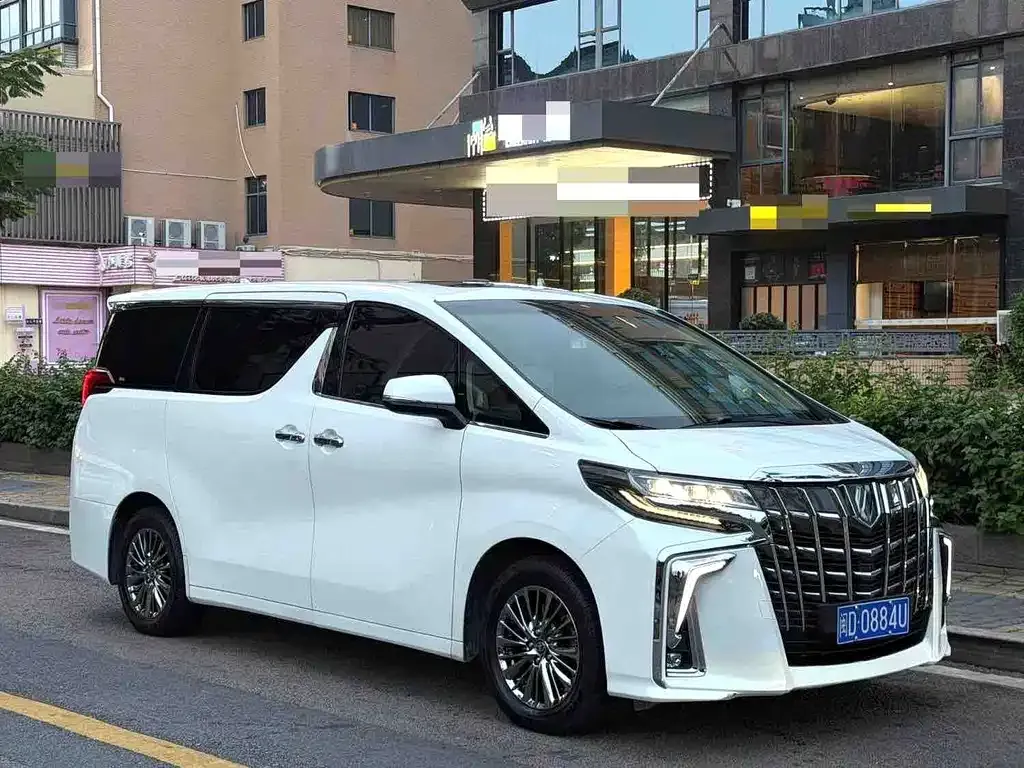 Toyota Alphard — фото 3