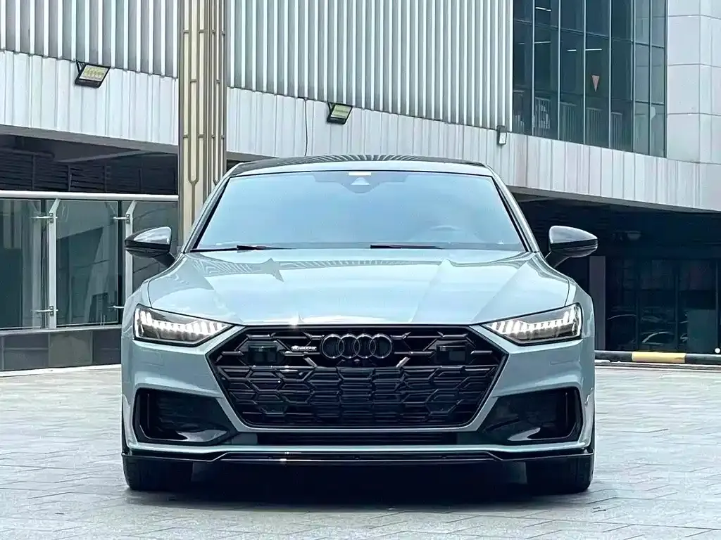 Audi A7L — фото 7