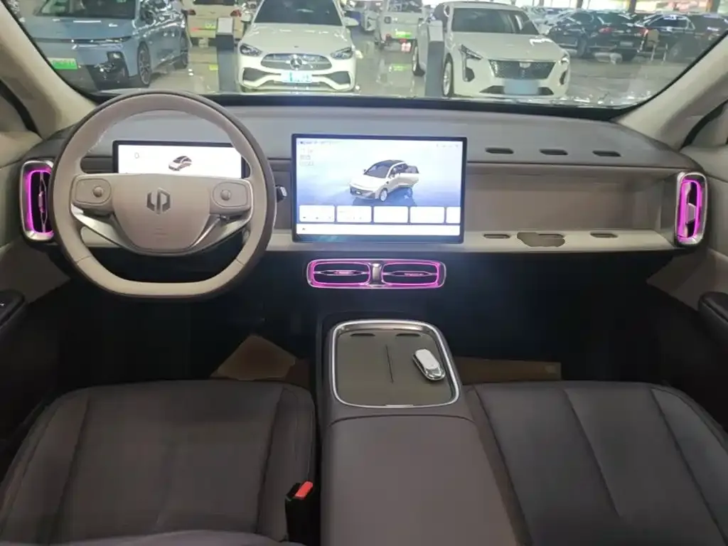 Leapmotor B10 — фото 10