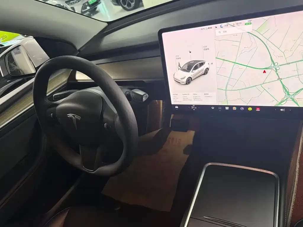 Tesla Model Y — фото 6