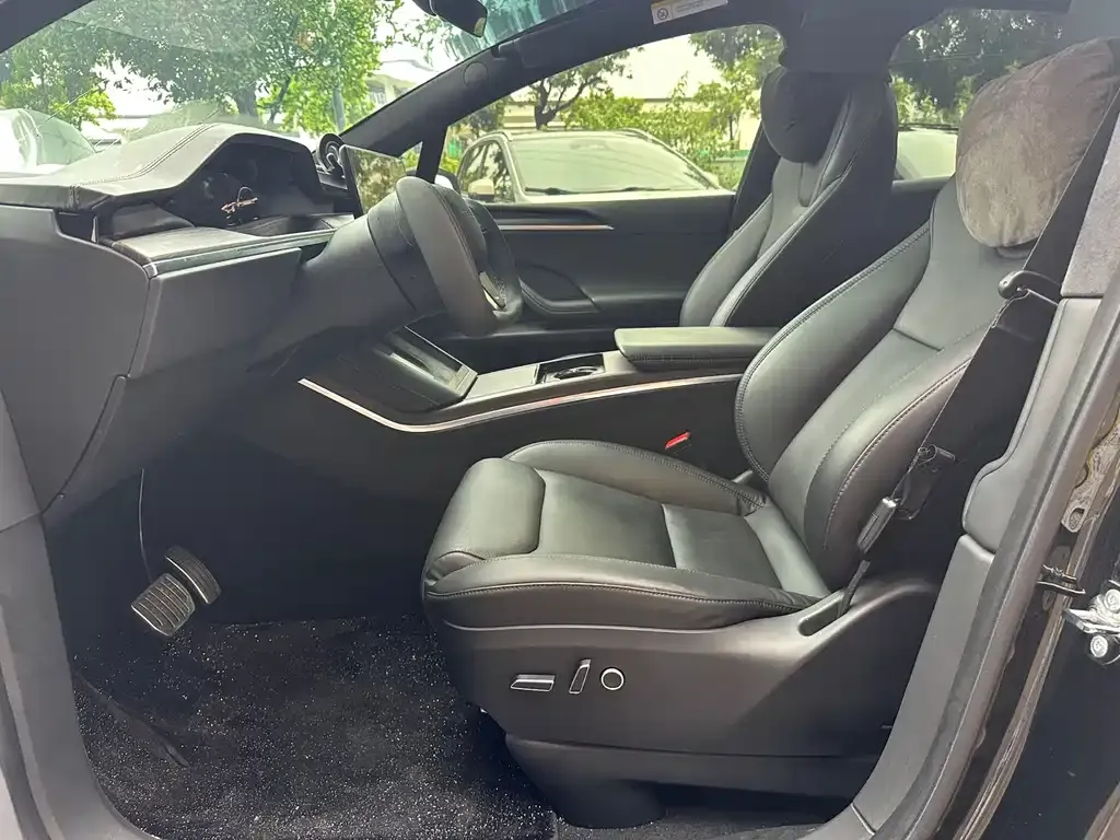 Tesla Model X — фото 3
