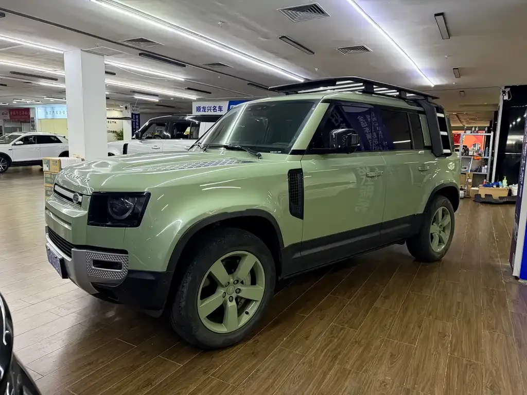 Land Rover Defender — фото 1
