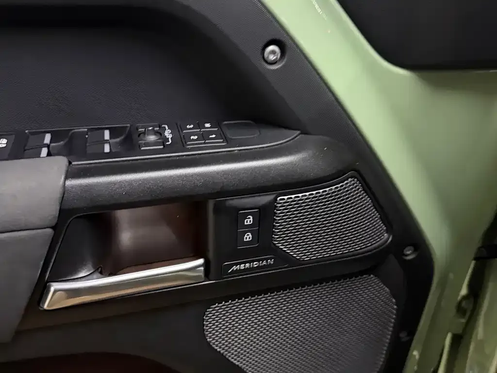 Land Rover Defender — фото 3