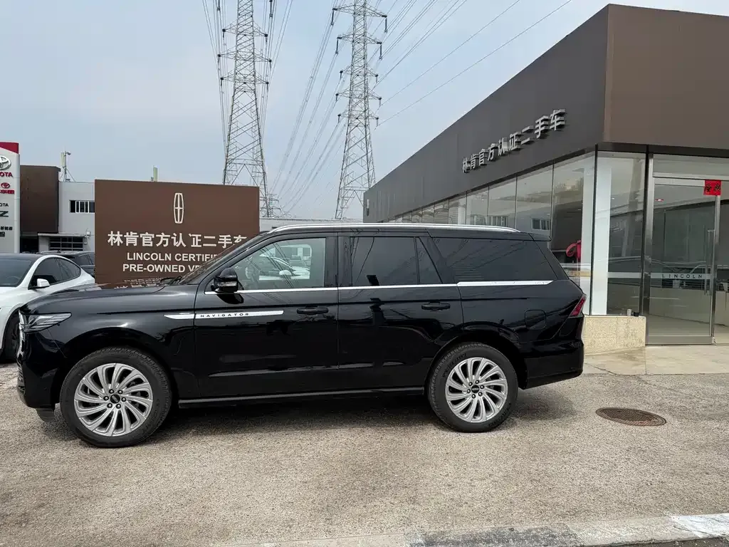 Lincoln Navigator — фото 10