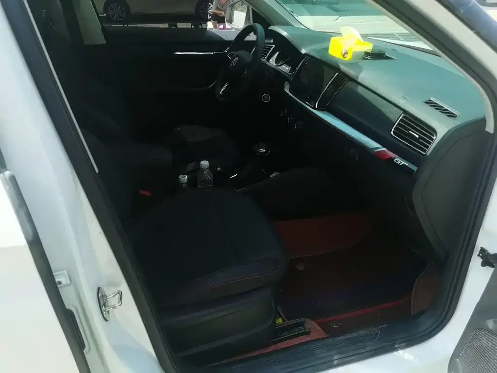 Skoda Kamiq — фото 2