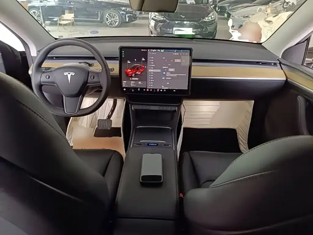 Tesla Model Y — фото 2