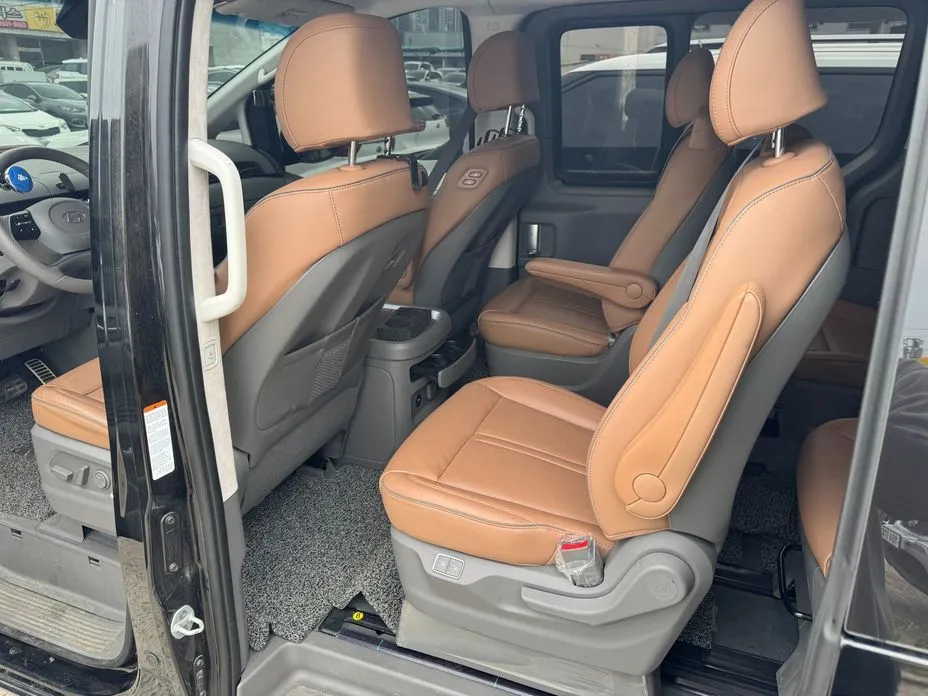 Hyundai Staria — фото 3