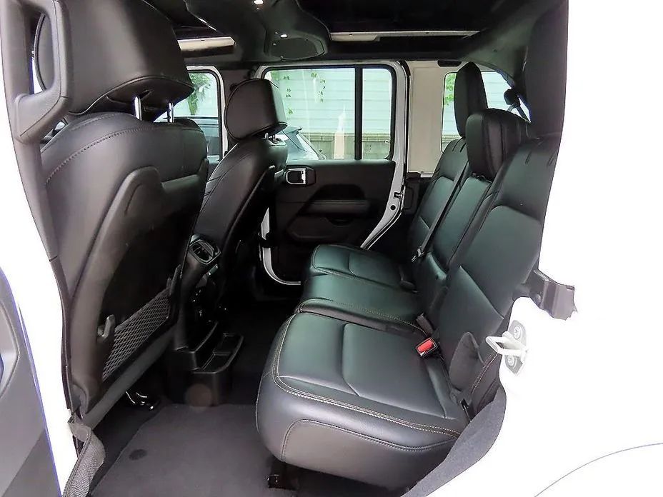 Jeep Wrangler 2024 из KR, фото 4