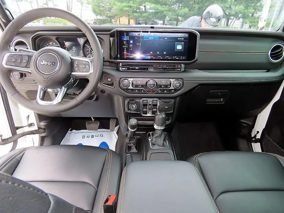 Jeep Wrangler 2024 из KR, фото 7