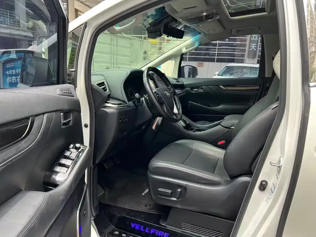 Toyota Vellfire 2022 из CN, фото 5