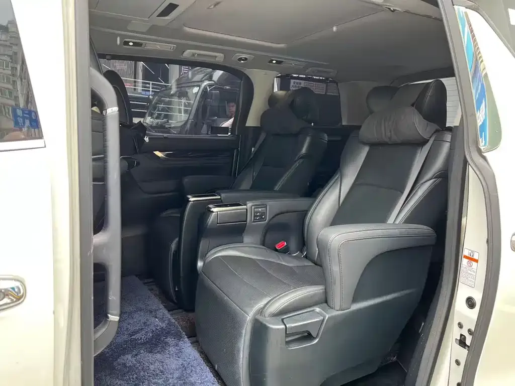 Toyota Vellfire 2022 из CN, фото 3