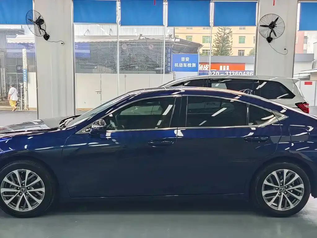 Lexus ES — фото 4