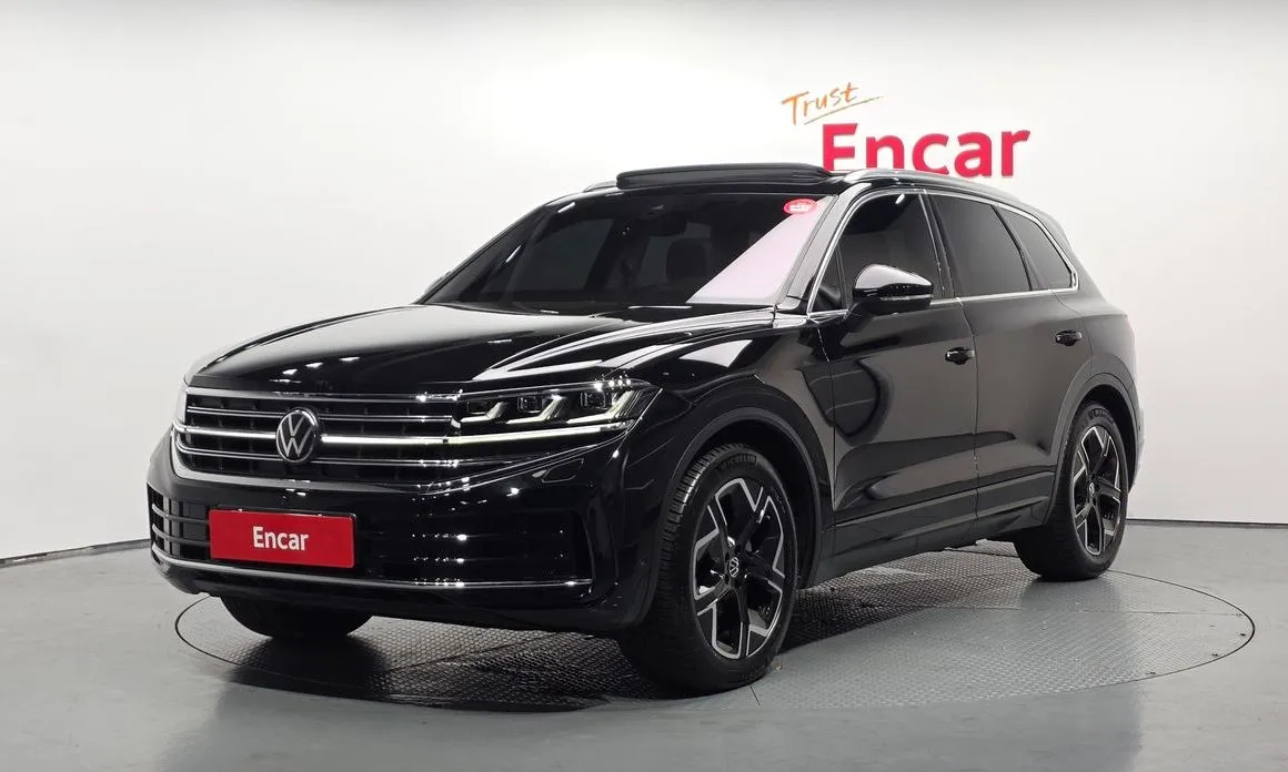 Volkswagen Touareg — фото 1