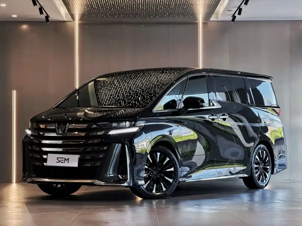 Toyota Vellfire — фото 1