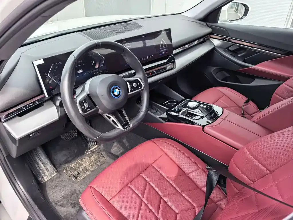 BMW i5 — фото 6