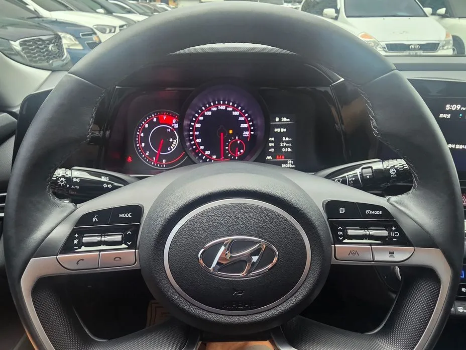 Hyundai AVANTE — фото 10